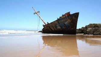 Beach Shipwreck Wallpaper