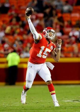 Pat Mahomes Phone Wallpaper Top