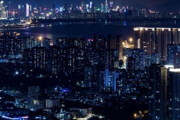 Winter Night City iPhone Wallpaper