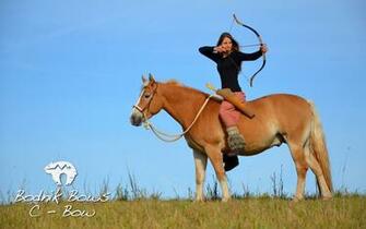 Hintergrundbild C Bow Horseback Archery