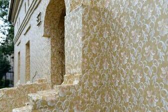 Ian Strange Zloty Exhibition Wraps Gold Wallpaper Around Historic