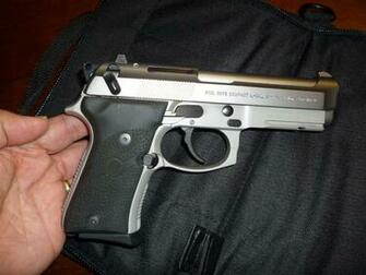 Beretta 92fs Wallpaper Asian Defence Picture Kb