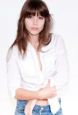 Melissa Benoist HD Wallpaper