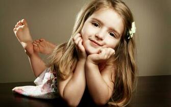 Pretty Cute Girl Wallpaper HD