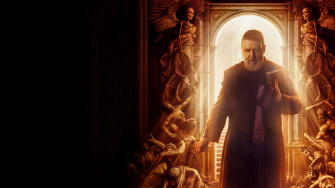 Amazon The Pope S Exorcist Russell Crowe Daniel Zovatto