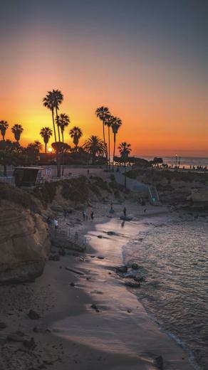 Sally Kishawi On Wallpaper In La Jolla Cove