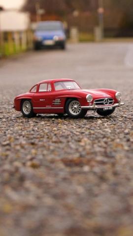 Little Mercedes iPhone Wallpaper
