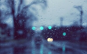 Streets Rain Wallpaper On Glass