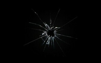 Apple Broken Glass Wallpaper By Leconte