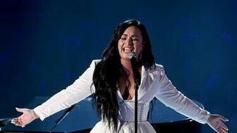 Demi Lovato S Emotional Performance Of Anyone Earned A Standing