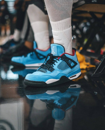 Cactus Jack Travis Scott Jordan At Gym Wallpaper