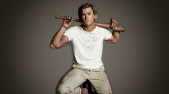 Chris Hemsworth Wallpaper High Resolution And Quality