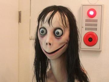 Momo Scary Wallpaper Top Background