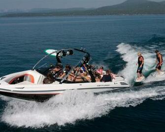 Centurion Wallpaper Waterski