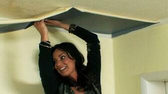 Should You Remove Wallpaper Or Just Paint Over It Howstuffworks