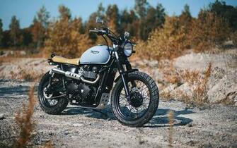 HD Background Triumph Bonneville Bike Side Sky Blue