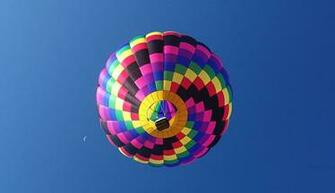Colorful Hot Air Balloon Wallpaper