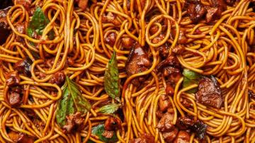 Chicken And Mushroom Sauced Noodles With Thai Basil Recipe Bon