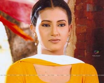 Heer Junega Looking Sweet And Simple Wallpaper Size