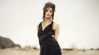Erica Cerra Wallpaper Wallpoper