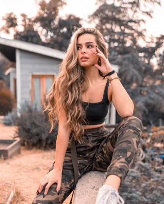Addison Rae Easterling Wallpaper