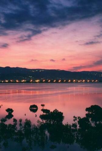 Un Hermoso Atardecer Fondo De Pantalla In Phone Wallpaper