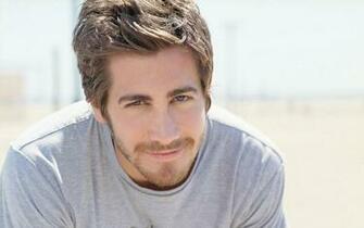 Best Looking Man Jake Gyllenhaal Wallpaper