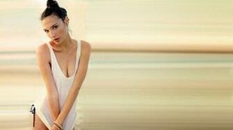 Israeli Actress Gal Gadot Wallpaper Jpg