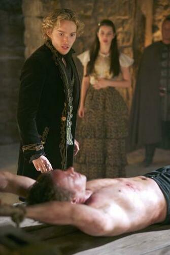 Reign Tv Show Image Acts Of War Promotional