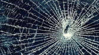 Prank Broken Screen Wallpaper For Apple iPad iPhone