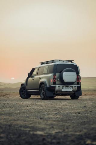 Gray Suv On Brown Field During Daytime Photo La Mercy Image