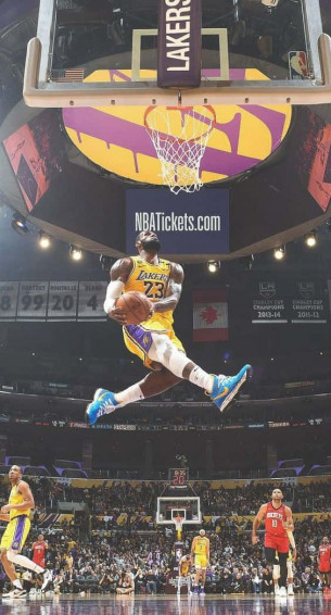 King Lebron James Wallpaper