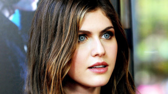 Alexandra Daddario Wallpaper