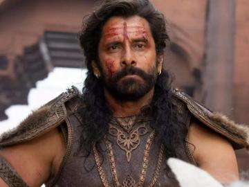 Chiyaan Vikram Jayam Ravi And Trisha To Meet Fans During