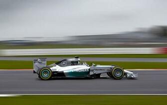 Mercedes Amg Petronas F1 W05 Motion Wallpaper