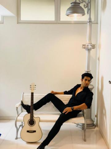 Karan Kundrra Home