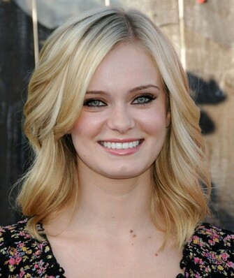 Sara Paxton Wallpaper Smile