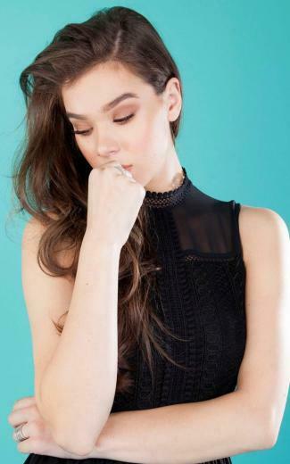Hailee Steinfeld Blue Background Photoshoot Pure 4k