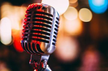 Singing Karaoke Wallpaper Teahub Io
