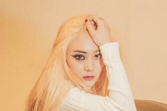 F X Red Light Krystal Teaser Wallpaper