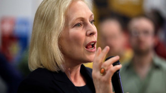 Kirsten Gillibrand Speaking Gesturing Hand Wallpaper