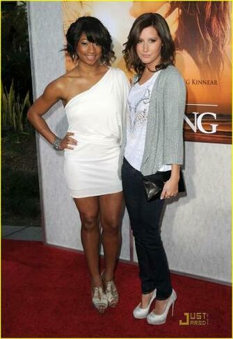 Monique Coleman Image Ashley The Last Song Premiere