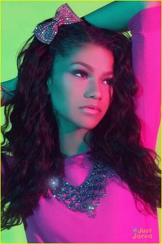 Zendaya Wallpaper Japan Actress T V Teen Image