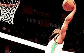 Dunk Oklahoma City Thunder James Harden Spalding Wallpaper
