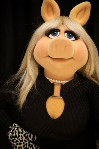 Miss Piggy Wallpaper And Background Image In The Club