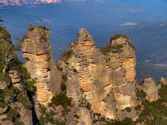 Sisters Wallpaper Blue Mountain Pictures