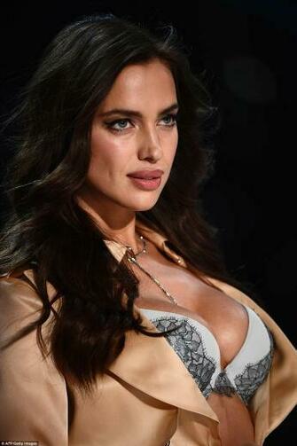 Irina Shayk Pregnant At Victoria S Secret Fashion Show Debut