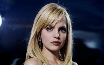 Mena Suvari Wallpaper Pictures