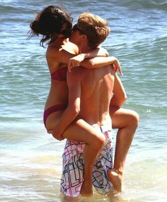 Best Justin Bieber And Selena Gomez Image