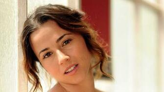 Linda Cardellini Wallpaper Image Photos Pictures Background